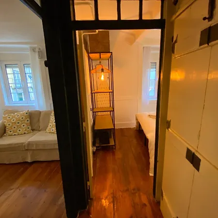 Charming Bairro Alto 2-bedroom Escape