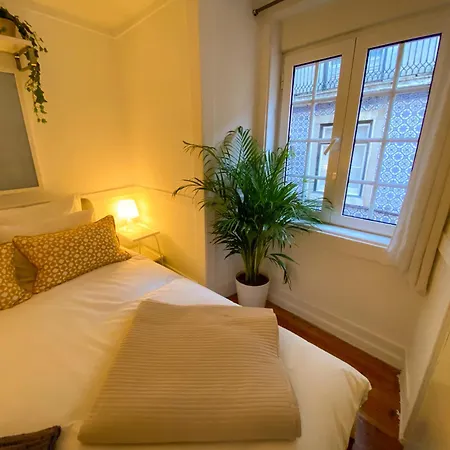 Charming Bairro Alto 2-bedroom Escape * Lizbona