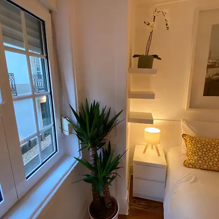 Charming Bairro Alto 2-bedroom Escape Apartament *