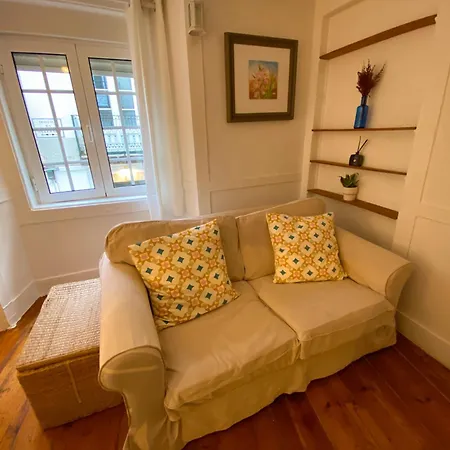 Charming Bairro Alto 2-bedroom Escape Lissabon