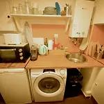 Charming Bairro Alto 2-bedroom Escape Лісабон