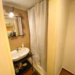 Апартаменти Charming Bairro Alto 2-bedroom Escape *