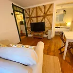 Charming Bairro Alto 2-bedroom Escape Апартаменти