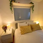 Charming Bairro Alto 2-bedroom Escape * Лісабон