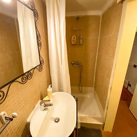 Charming Bairro Alto 2-bedroom Escape Apartamento